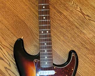 FENDER  Stratocaster Deluxe Series Super Bullet MZ6055298
