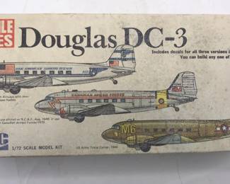 Model Kits DC-3