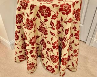 $120 - Beautiful damask double sided round table cloth/table cover and accent table - Cloth: 84" diam;  table: 30" H, 24" diam