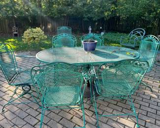 Woodard Wrought Iron Outdoor Patio Furniture - Bouncy Patio Chairs