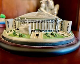 Astrodome replica in perfect condition (lid comes off and colorful seats inside) 