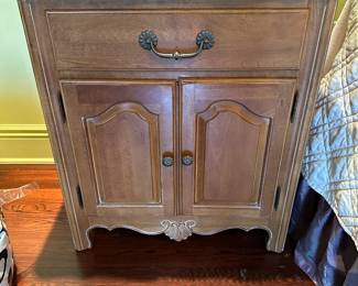 2 bedroom nightstands