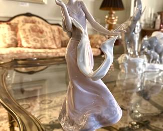 Lladro "Wind of Peace"