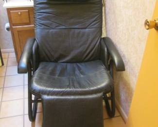"Stressless" Ergonomic Support Recliner
