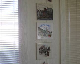 Wall Plaques & Travel Collectibles