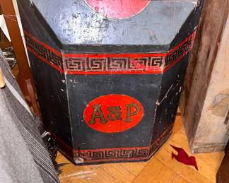 A&P Wood Store Display