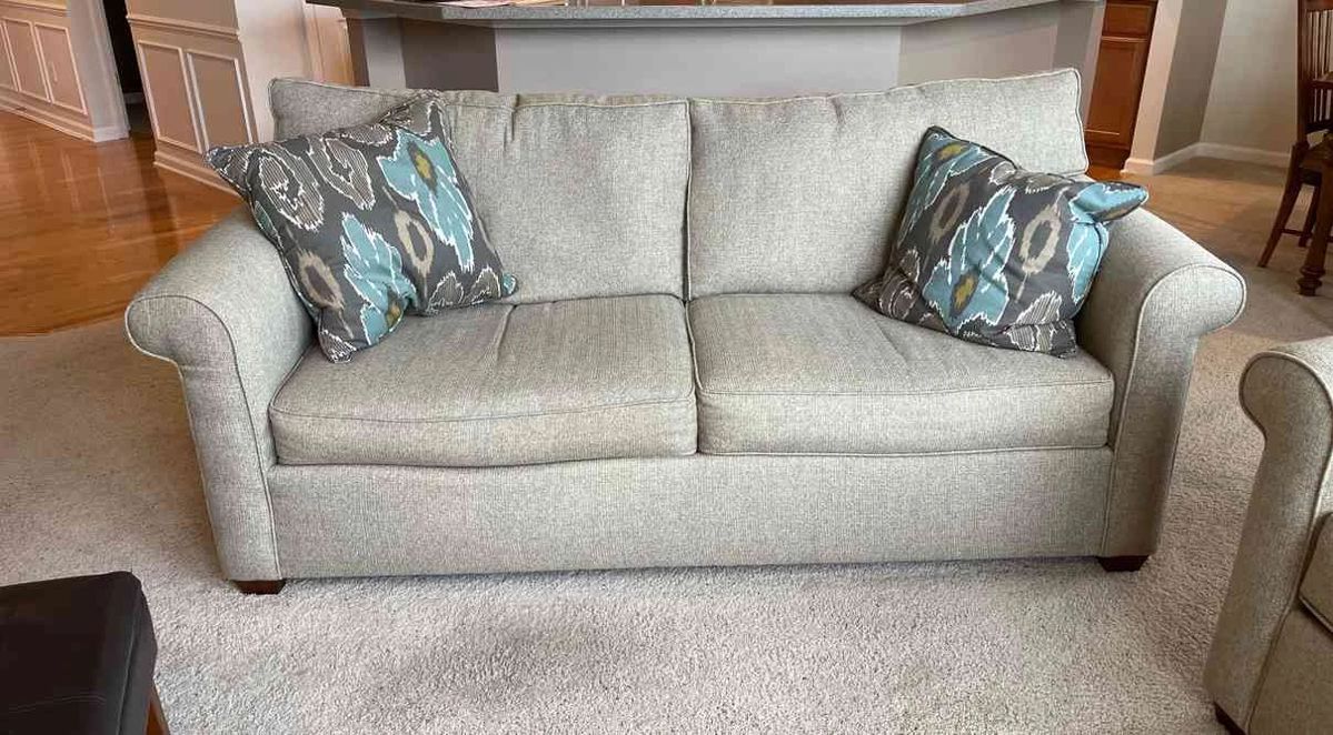 Small Estate Sale Fishers Near Olio Road... starts on 11/23/2023