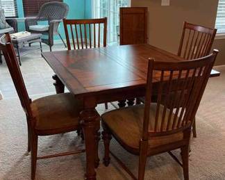  02 Dining Room Table, W Leaf, And 4 Chairs