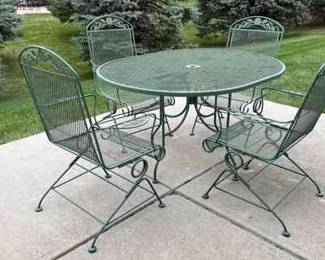  07 Patio Table And Chairs