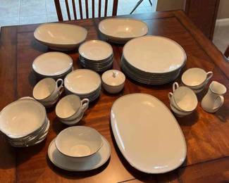  06 Noritake Graytone Complete 8 Serving China