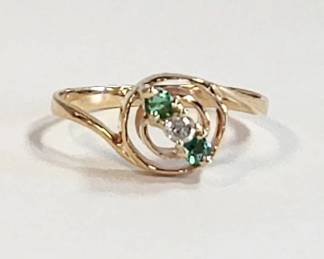 Emerald and Diamond petite 14k yellow gold ring sz 6
