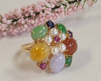 Multi colored Jade with Ruby, Sapphires and Amethyst in 14k yellow gold ring sz 7.5
