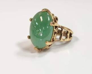 Jade ring in 14k sz 6