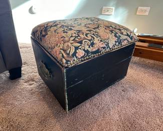 Vintage Floral Storage Ottoman/Footrest