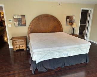 Oak, King Bed and Nightstands