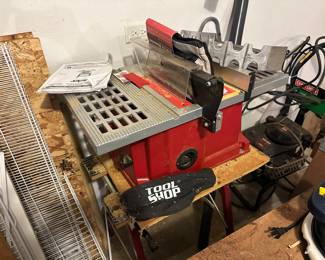 SKIL Table Saw