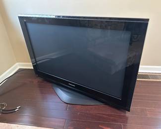 42" Panasonic TV