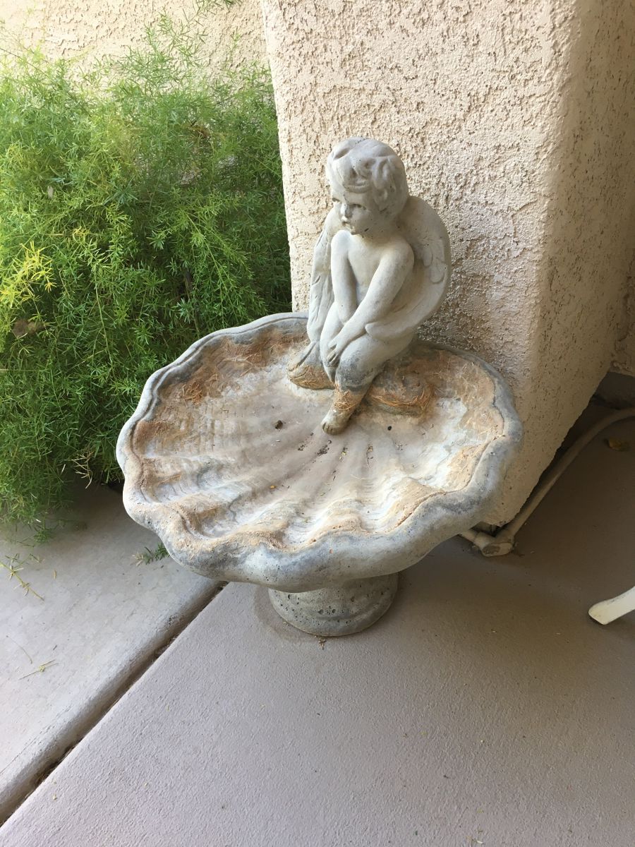 TOP HAT ESTATE SALE Nice Furniture Living... starts on 11/25/2023