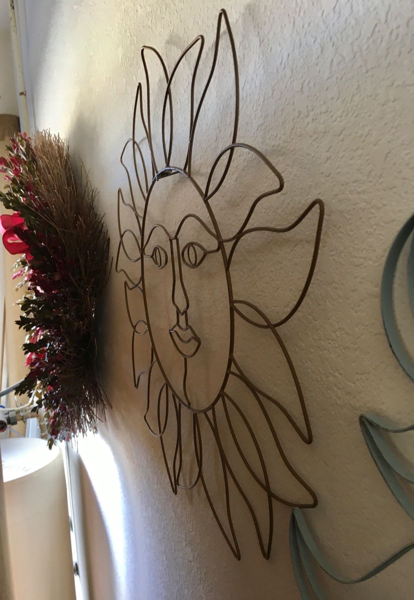 TOP HAT ESTATE SALE Nice Furniture Living... starts on 11/25/2023