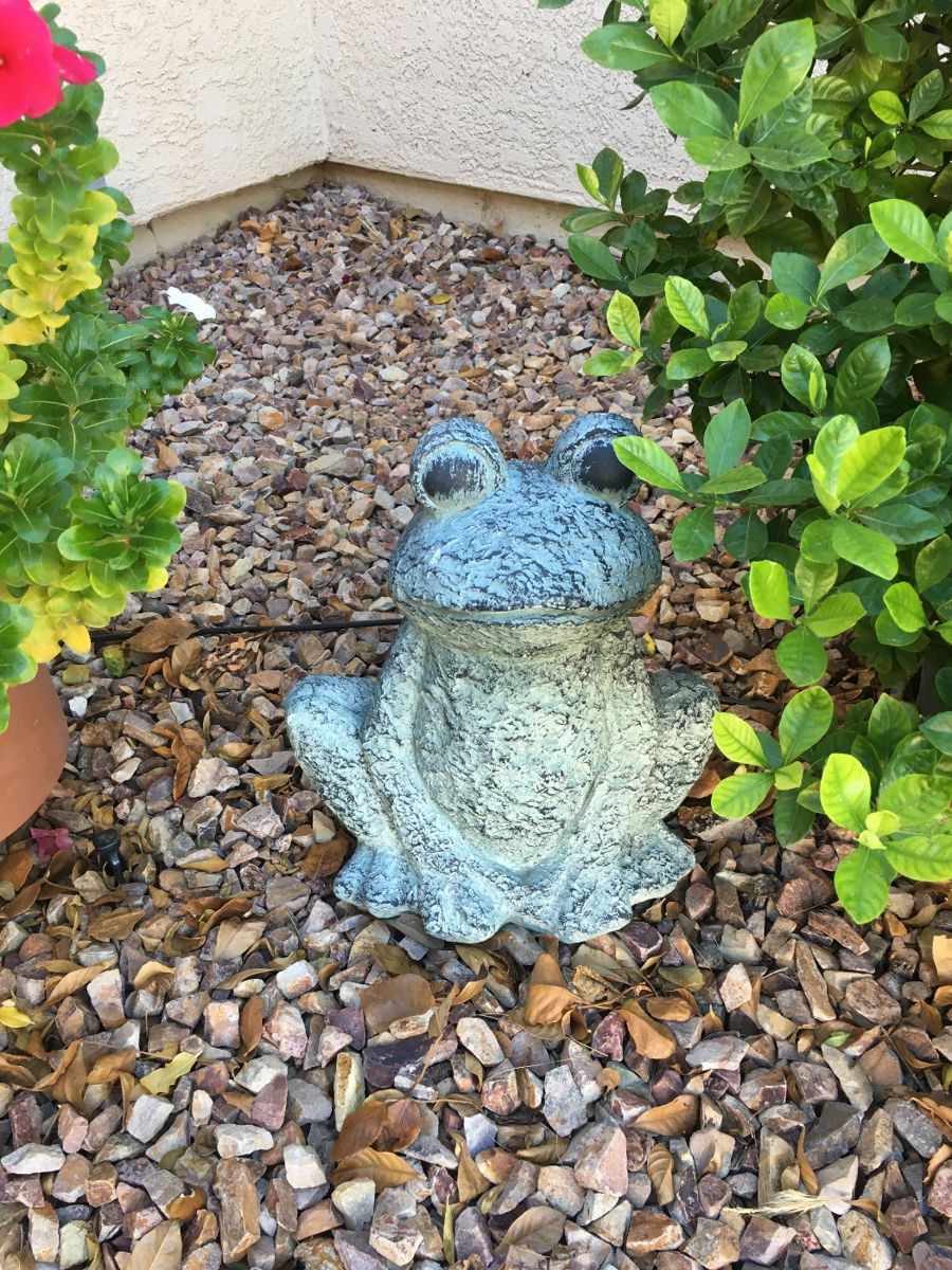 TOP HAT ESTATE SALE Nice Furniture Living... starts on 11/25/2023