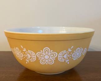 Vintage Pyrex Mixing Bowl