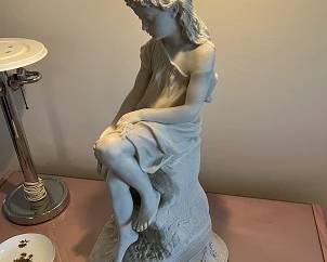 Parian Lamp Nice condition