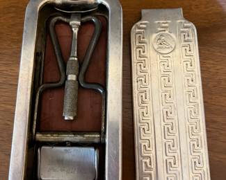 Vintage Rolls Razor