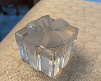 Tiffany & Co. present paperweight