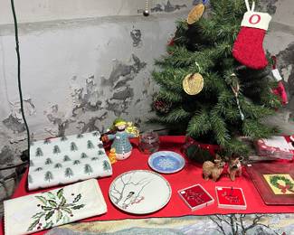 Table top rotating Christmas tree, Christmas runners and decorations.