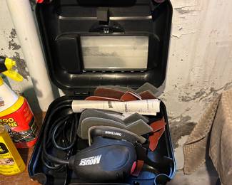 Craftsman mouse sander with all the accessories.