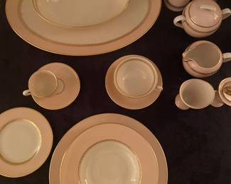 LENOX 'CARIBBEE" CHINA SERVICE FOR 8 PLUS