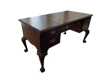 $550 USD      Hekman Ball & Claw Mahogany Leather Top Desk KW214-41     Mid 20th Century Vintage Heckman English Chippendale Style Tooled Leather Top Cabriole Leg Writing Desk

Dimensions: 58 x 29 x 30"H

Condition: Very good

Local pick up McLean, VA.  Contact us for shipper suggestions.     https://goodbyhello.com/products/copy-of-hand-knotted-runner-area-rug-kw214-40?_pos=12&_sid=39f7e14c1&_ss=r