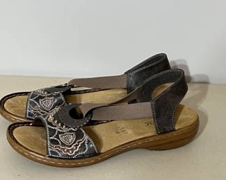 New Out of Box REIKER Elastic Strap SANDALS