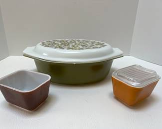 Vintage PYREX Kitchen Collectibles, Verde Olives Covered Casserole & MCM Refrigerator Dishes
