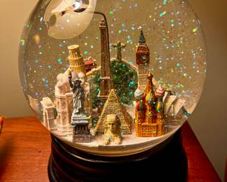 SAKS SNOW GLOBE