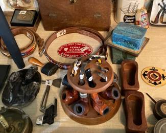 Pipes and other tobacciana