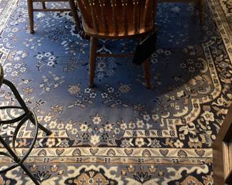 Beautiful rug in dining room