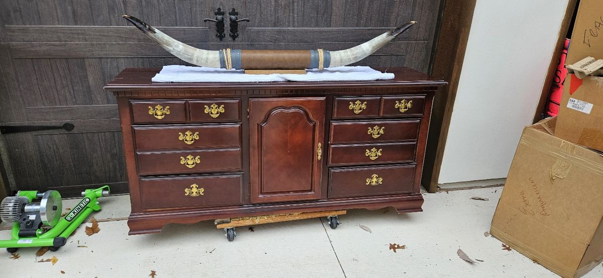 Estate Sale Specialist … Sally In Dallas... starts on 11/24/2023