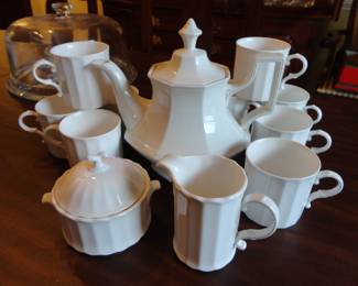 Mikasa Dinnerware Set