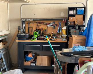 The workbench has been removed from the sale. We sincerely apologize for any inconvenience.