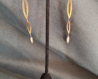 Beautiful 14k gold earrings. 