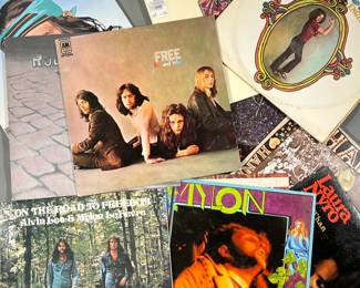 (14PC) MISC. VINYL | Assortment of vinyl records including albums from artists such as Paul Simon, Joe Cocker, Rod Stewart, Willie Nelson, Kenny Rankin, and more.
