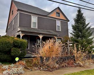 194 Myrtal Pl. Akron Ohio 44303  {Tribal Art Sale front door only} First Floor 3 small rooms {330-701-1113)