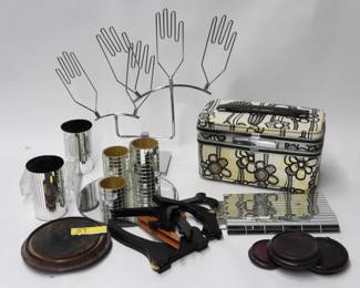 39 Vintage displays and stands