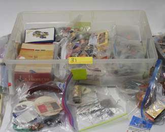 31 Vintage sewing implements