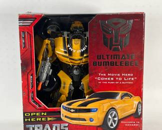 31 2007 Hasbro Transformers Ultimate Bumblebee