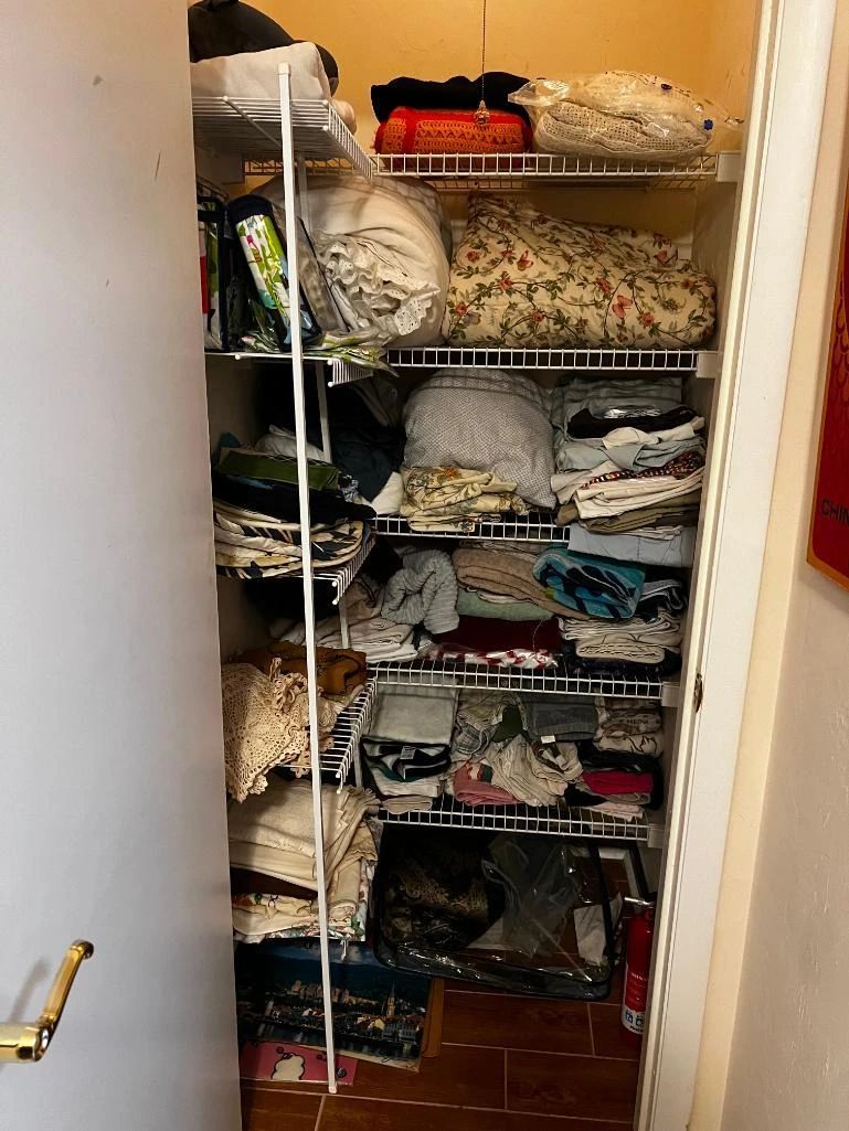 Packed House in Gainesville Christmas Decor starts on 11/22/2023