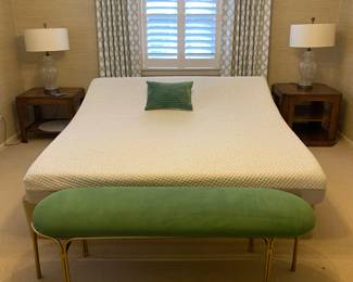 Sleep number king size bed & green bench