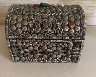 Studded jewelry box