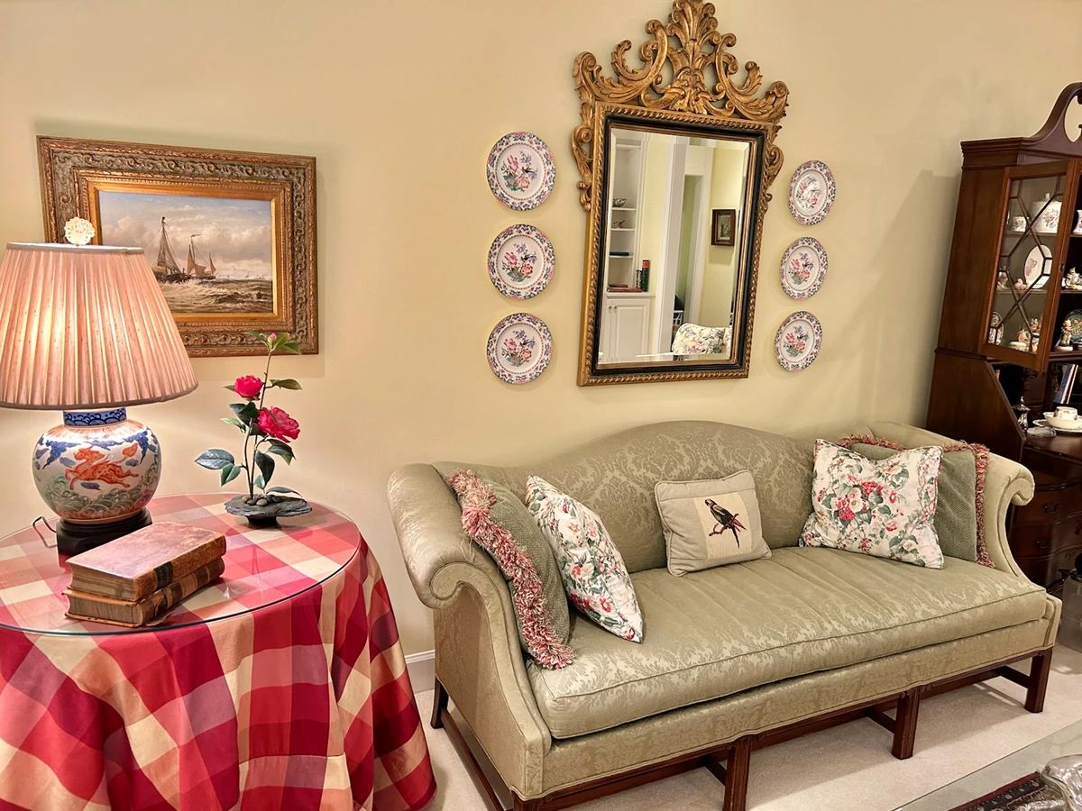  Off Estate Sale Quality Furniture, Décor.,... starts on 12/1/2023